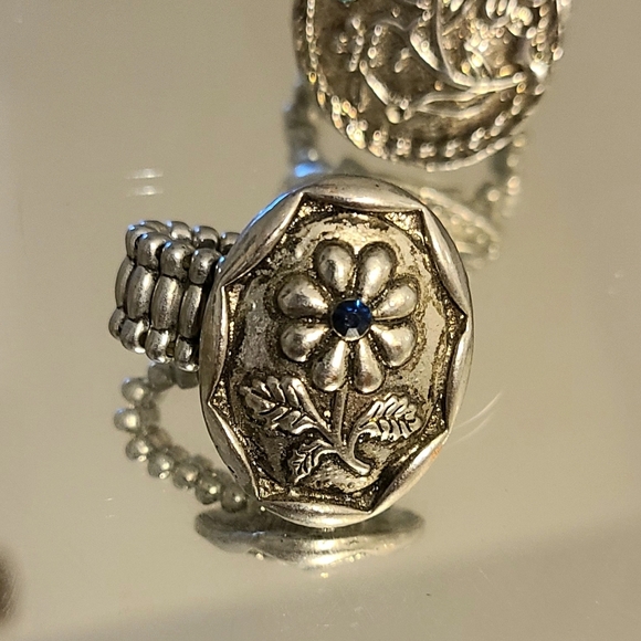 2 Stretch Statement Rings - Picture 3 of 4